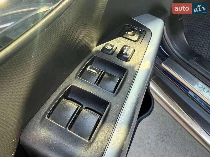 Внедорожник / Кроссовер Mitsubishi Outlander 2010 в Киеве