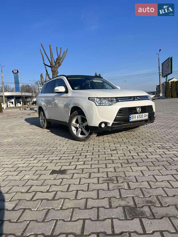 Позашляховик / Кросовер Mitsubishi Outlander 2012 в Дунаївцях