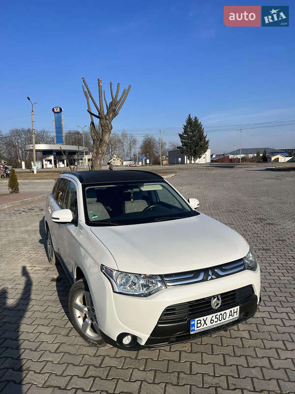 Позашляховик / Кросовер Mitsubishi Outlander 2012 в Дунаївцях