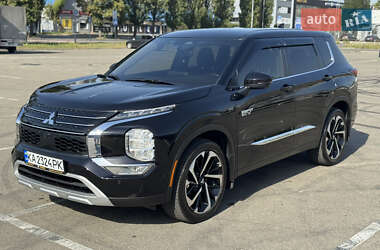 Позашляховик / Кросовер Mitsubishi Outlander 2024 в Києві