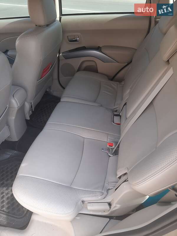 Внедорожник / Кроссовер Mitsubishi Outlander 2008 в Нежине