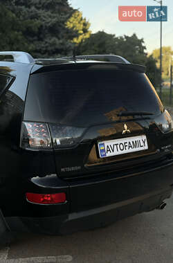 Внедорожник / Кроссовер Mitsubishi Outlander 2008 в 