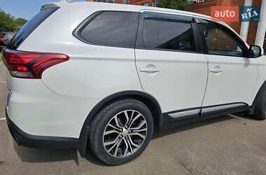 Позашляховик / Кросовер Mitsubishi Outlander 2015 в Сумах