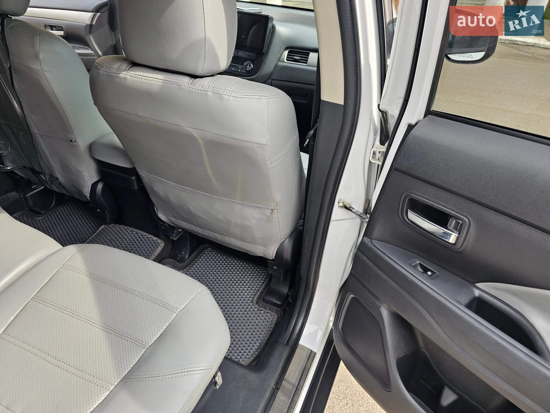 2015 Mitsubishi Outlander - мініатюра 23