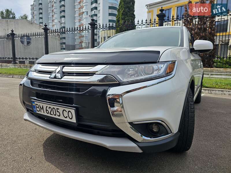 Внедорожник / Кроссовер Mitsubishi Outlander 2015 в Сумах