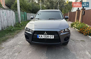 Позашляховик / Кросовер Mitsubishi Outlander 2011 в Києві