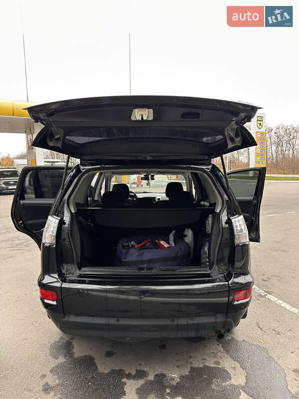 Позашляховик / Кросовер Mitsubishi Outlander 2012 в Василькові