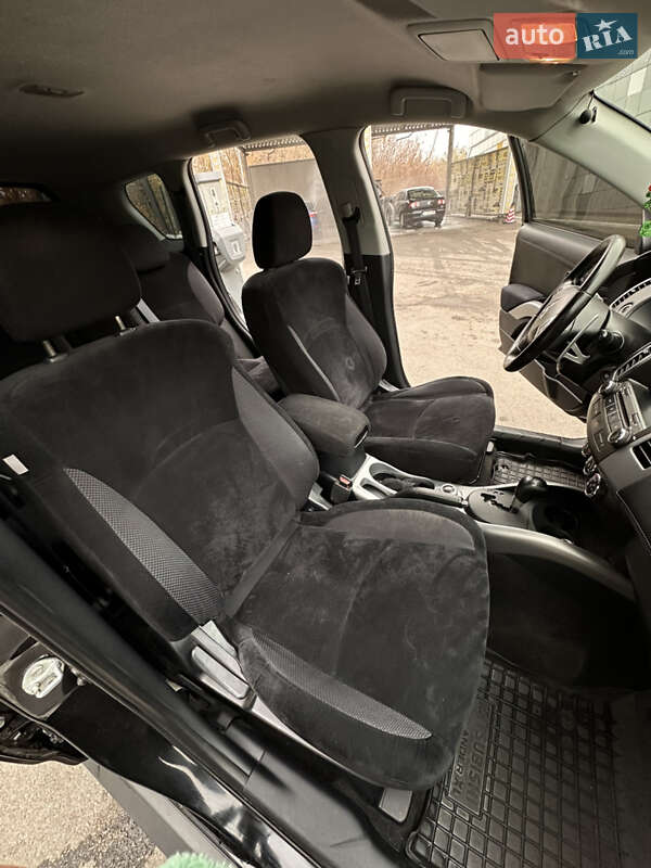 Позашляховик / Кросовер Mitsubishi Outlander 2012 в Василькові