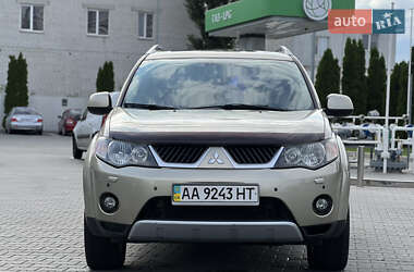Внедорожник / Кроссовер Mitsubishi Outlander 2008 в 
