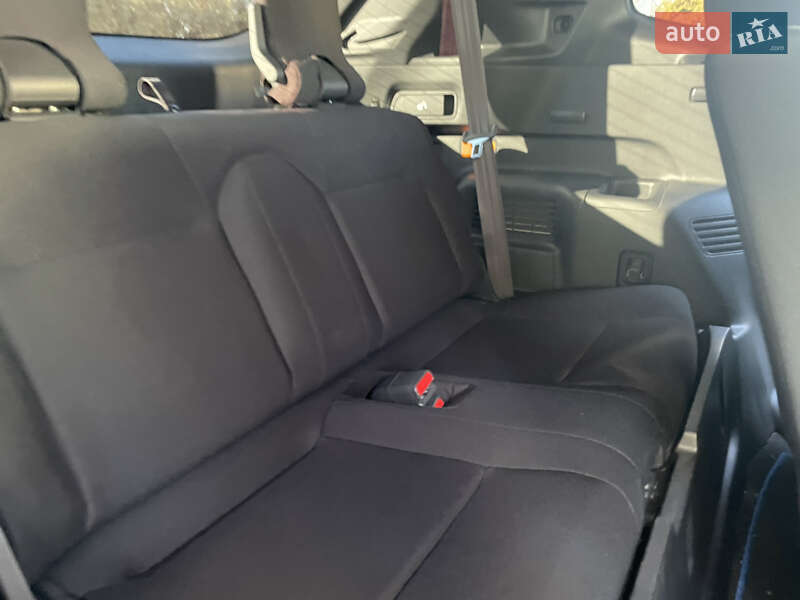 Внедорожник / Кроссовер Mitsubishi Outlander 2023 в Киеве