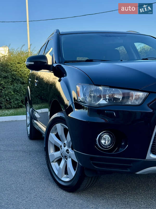 Внедорожник / Кроссовер Mitsubishi Outlander 2010 в Полтаве