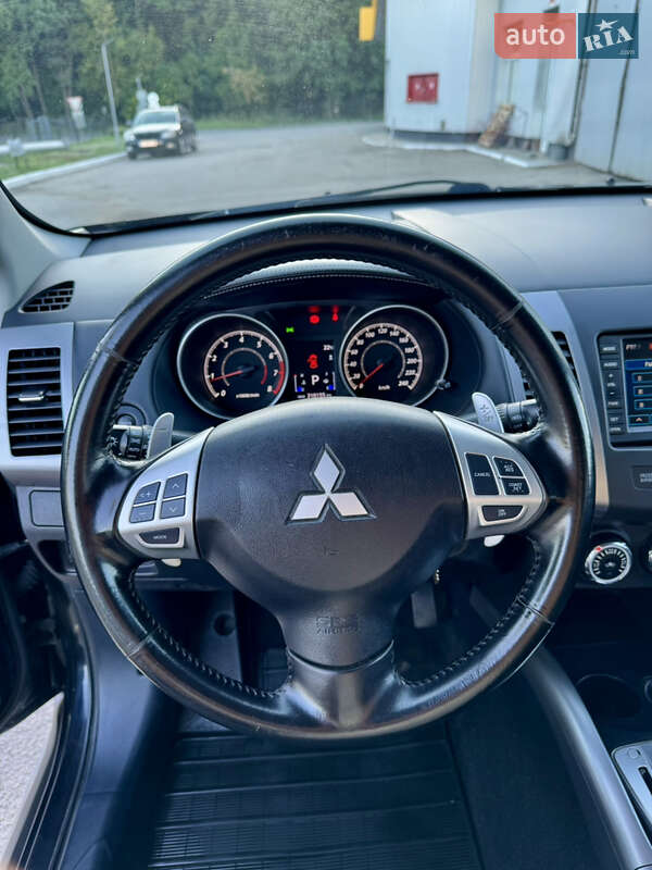 Внедорожник / Кроссовер Mitsubishi Outlander 2010 в Полтаве