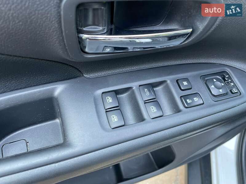 Внедорожник / Кроссовер Mitsubishi Outlander 2016 в Днепре