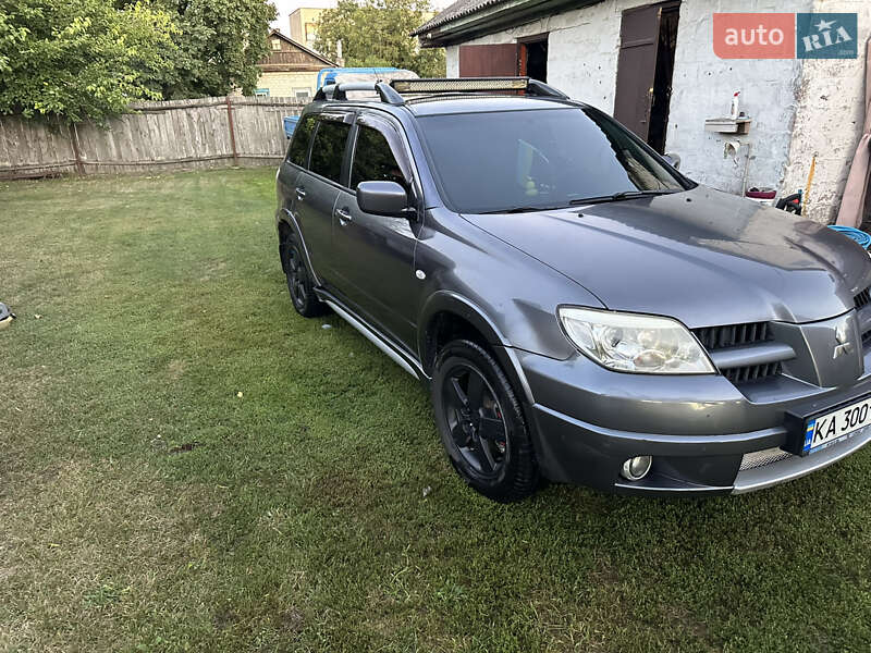 Внедорожник / Кроссовер Mitsubishi Outlander 2008 в Десне