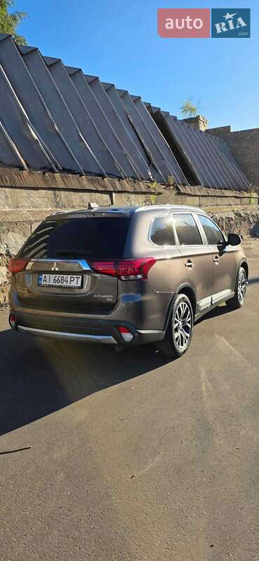 Внедорожник / Кроссовер Mitsubishi Outlander 2017 в Белой Церкви