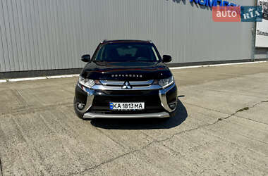 Внедорожник / Кроссовер Mitsubishi Outlander 2016 в 
