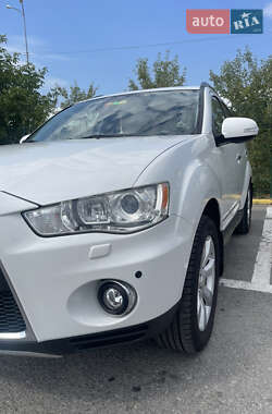 Позашляховик / Кросовер Mitsubishi Outlander 2011 в Ужгороді