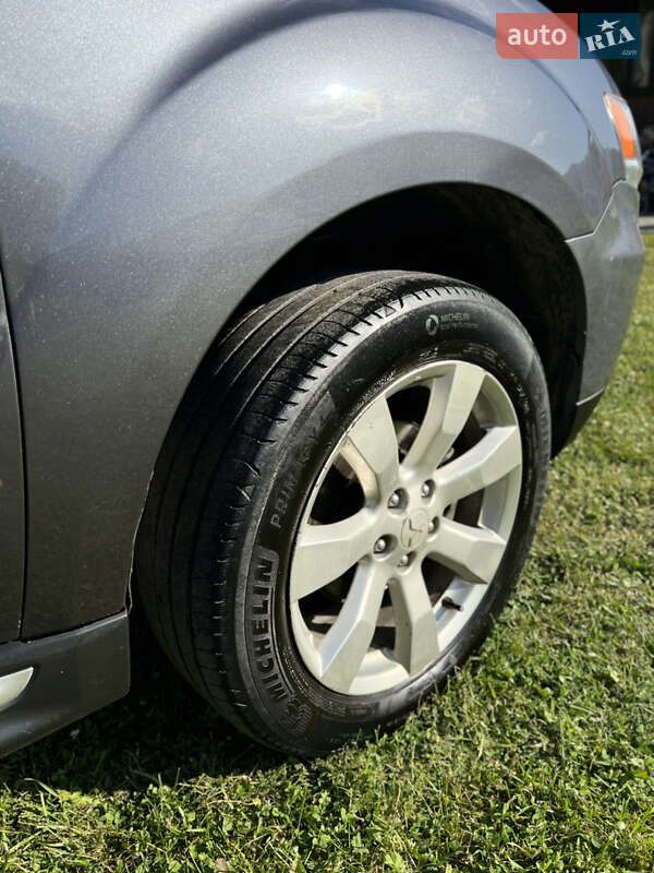Позашляховик / Кросовер Mitsubishi Outlander 2011 в Стрию