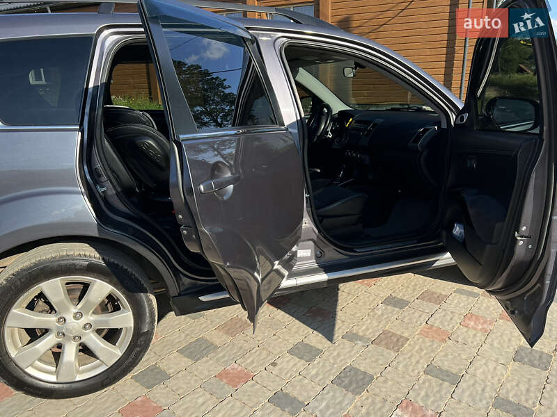 Позашляховик / Кросовер Mitsubishi Outlander 2011 в Стрию