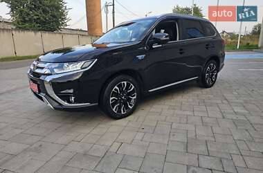 Позашляховик / Кросовер Mitsubishi Outlander 2018 в Стрию