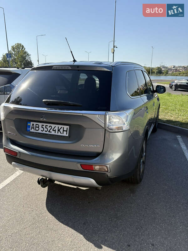 Mitsubishi Outlander 2015