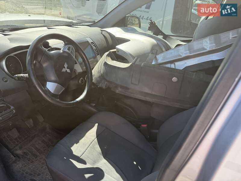Внедорожник / Кроссовер Mitsubishi Outlander 2010 в Киеве