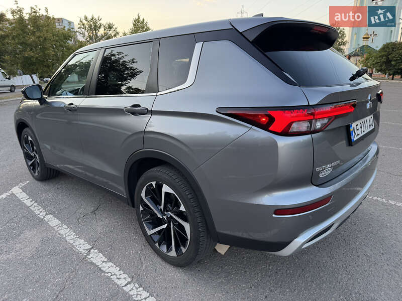 Внедорожник / Кроссовер Mitsubishi Outlander 2021 в Кривом Роге