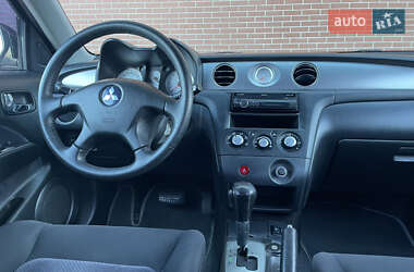 Внедорожник / Кроссовер Mitsubishi Outlander 2005 в 