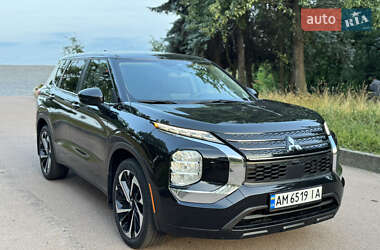 Внедорожник / Кроссовер Mitsubishi Outlander 2022 в Житомире