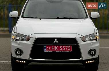 Внедорожник / Кроссовер Mitsubishi Outlander 2011 в 