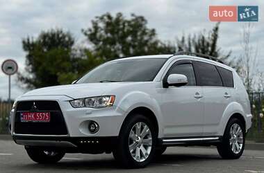 Внедорожник / Кроссовер Mitsubishi Outlander 2011 в 