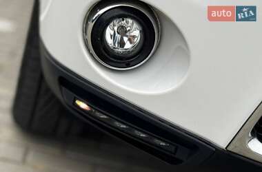 Внедорожник / Кроссовер Mitsubishi Outlander 2011 в 