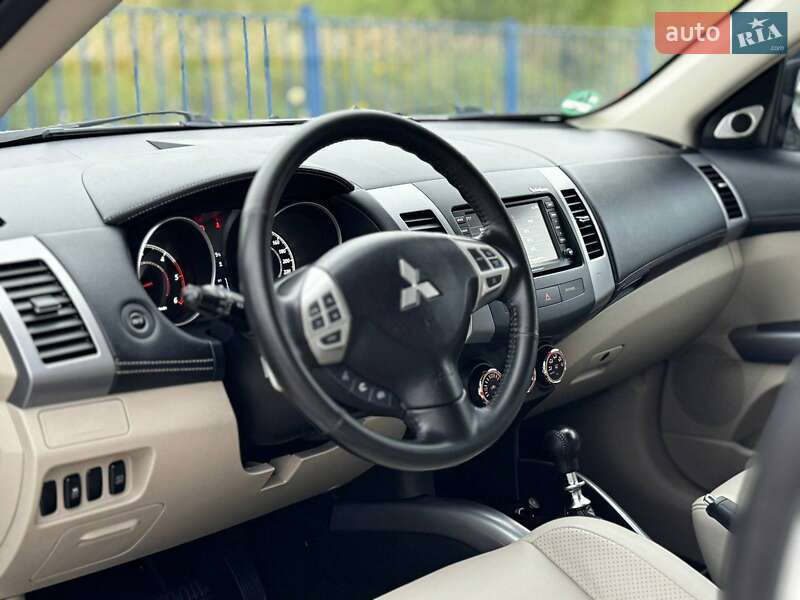 Внедорожник / Кроссовер Mitsubishi Outlander 2011 в Дрогобыче