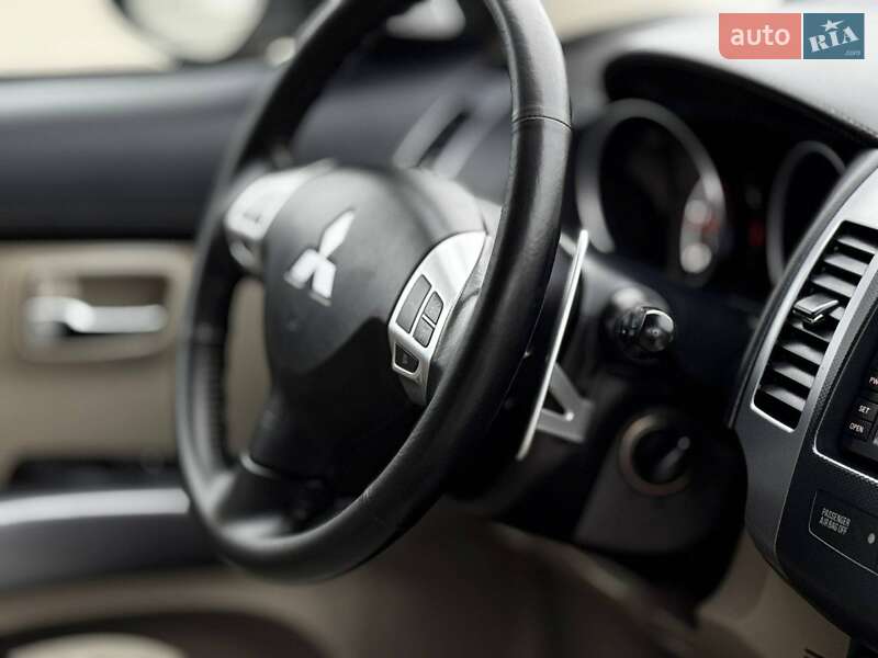 Внедорожник / Кроссовер Mitsubishi Outlander 2011 в Дрогобыче