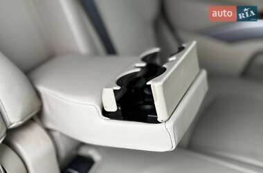 Внедорожник / Кроссовер Mitsubishi Outlander 2011 в 