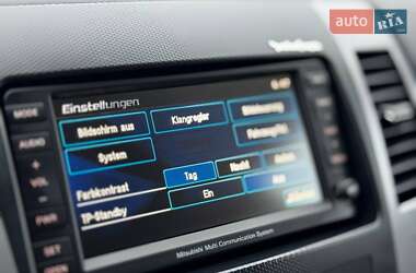 Внедорожник / Кроссовер Mitsubishi Outlander 2011 в 