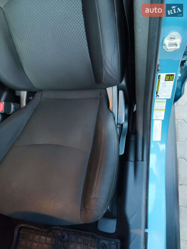 Позашляховик / Кросовер Mitsubishi Outlander 2013 в Києві