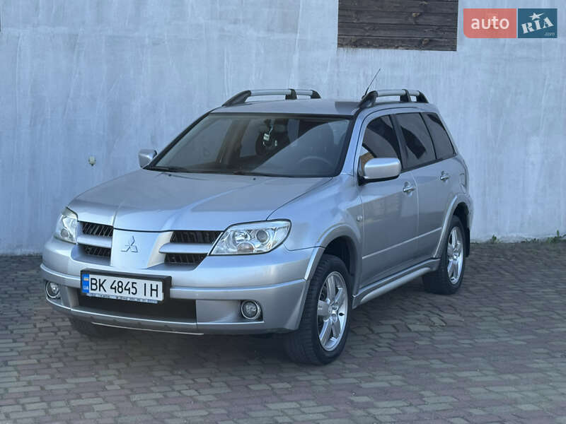 Внедорожник / Кроссовер Mitsubishi Outlander 2007 в Ровно