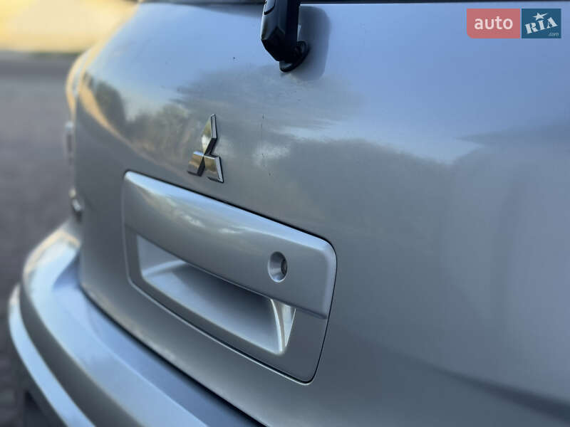 Внедорожник / Кроссовер Mitsubishi Outlander 2007 в Ровно