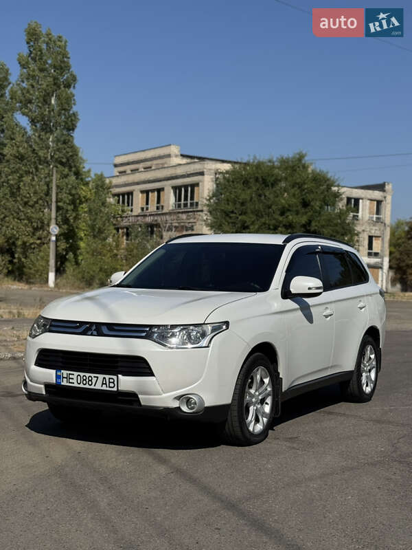 Позашляховик / Кросовер Mitsubishi Outlander 2012 в Миколаєві