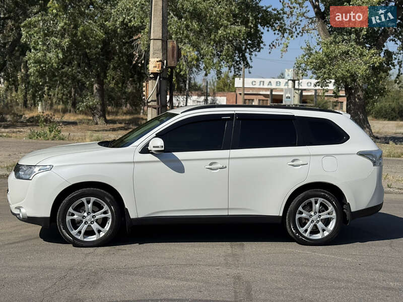 Позашляховик / Кросовер Mitsubishi Outlander 2012 в Миколаєві
