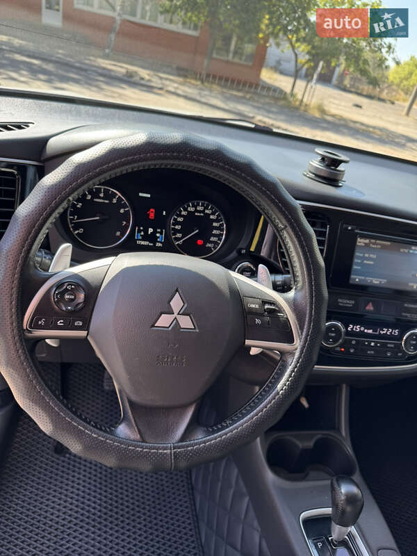 Позашляховик / Кросовер Mitsubishi Outlander 2012 в Миколаєві