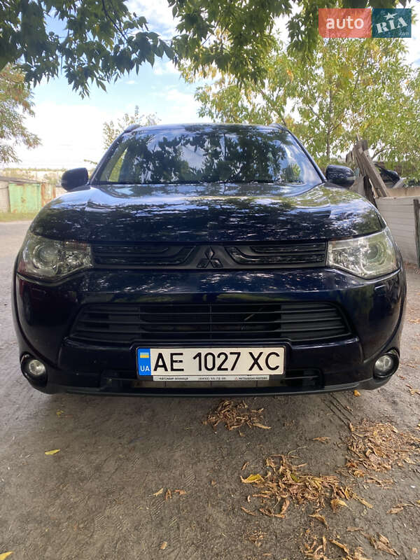 Mitsubishi Outlander 2012