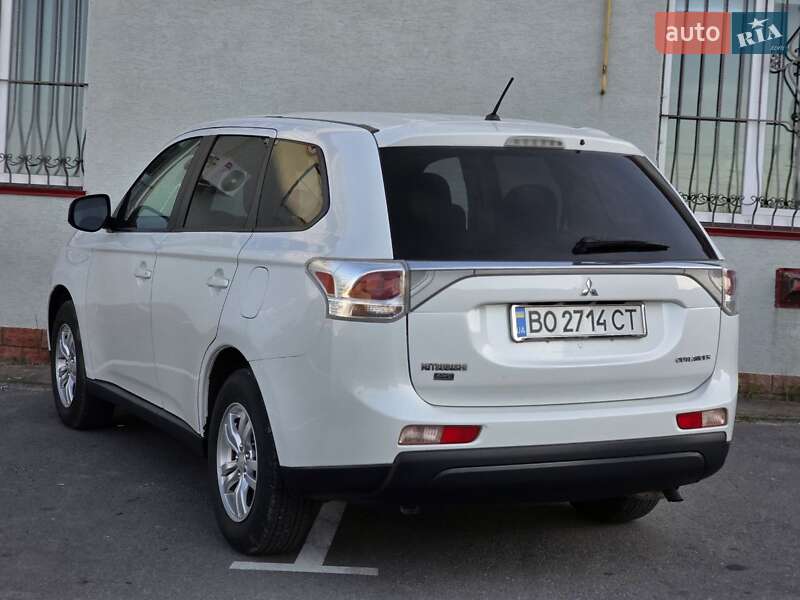 Позашляховик / Кросовер Mitsubishi Outlander 2013 в Тернополі фото 6 Позашляховик / Кросовер Mitsubishi Outlander 2013 в Тернополі