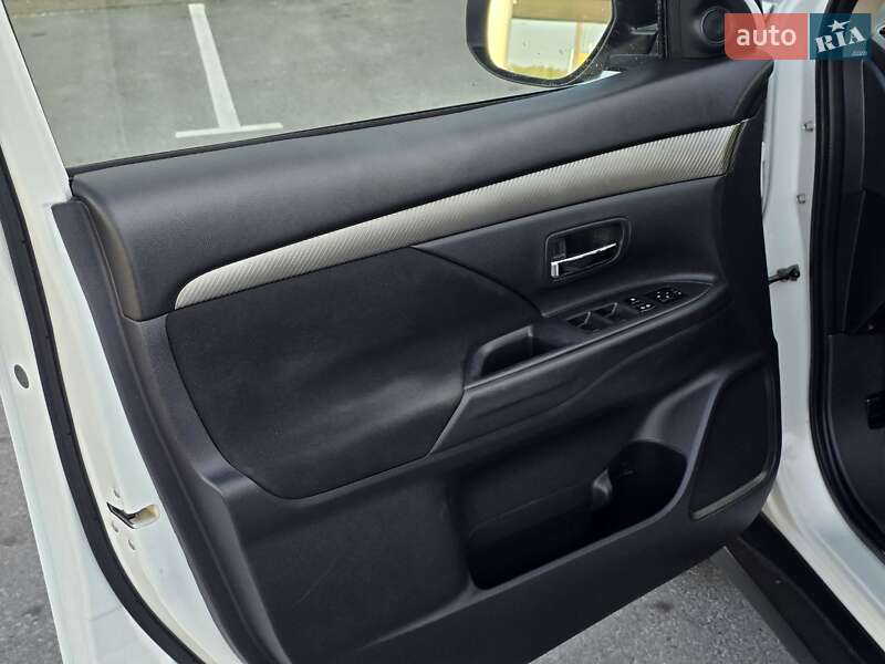 Позашляховик / Кросовер Mitsubishi Outlander 2013 в Тернополі фото 18 Позашляховик / Кросовер Mitsubishi Outlander 2013 в Тернополі