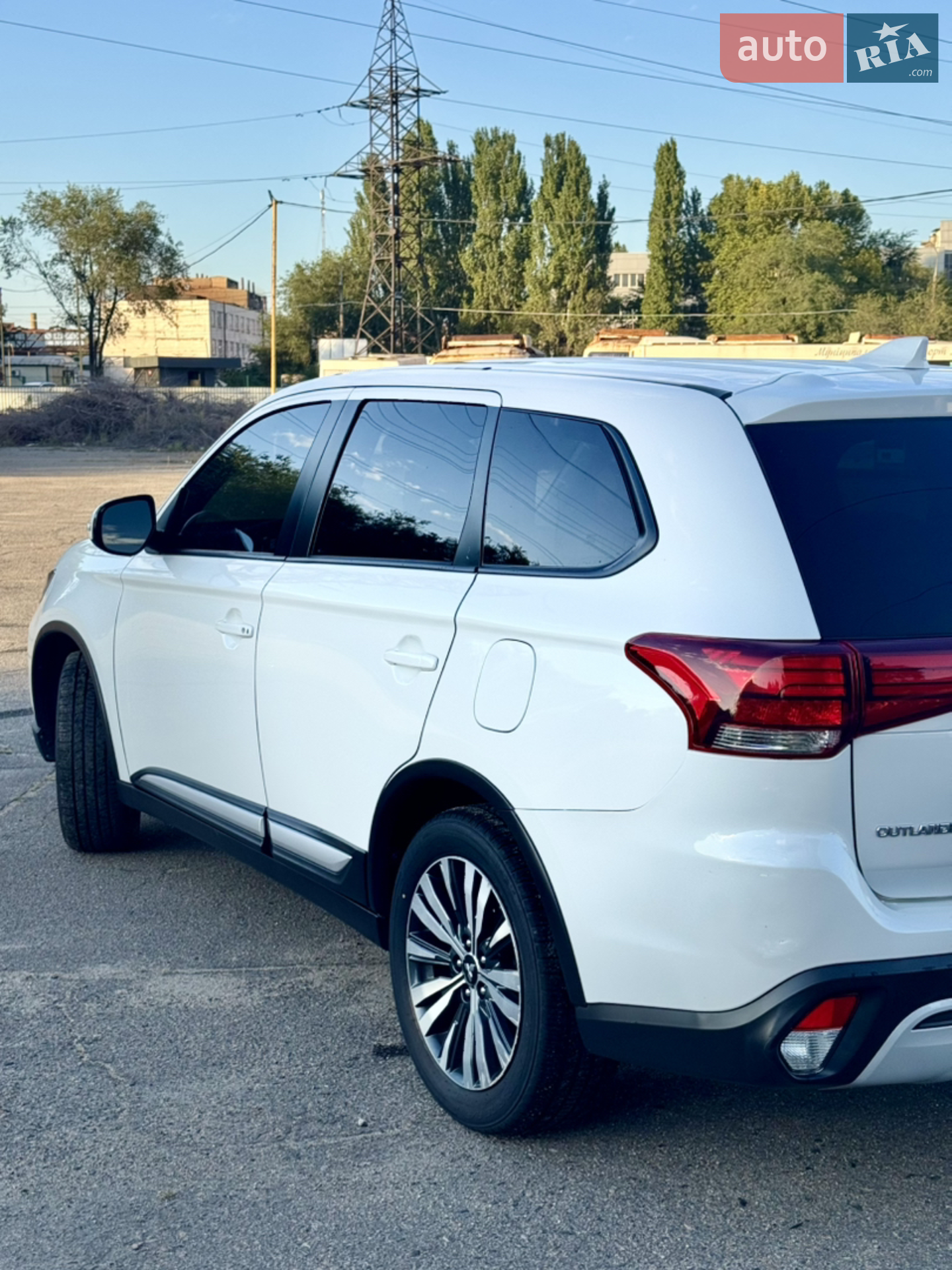 2020 Mitsubishi Outlander - мініатюра 6
