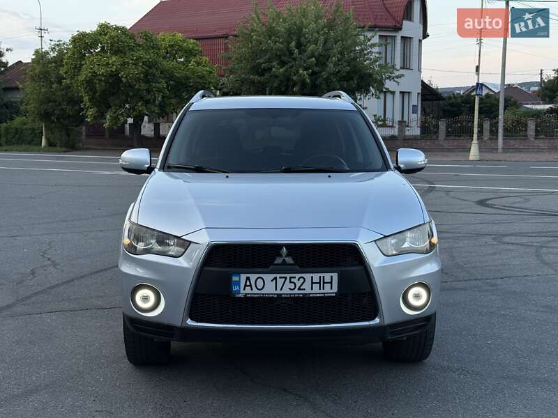 Внедорожник / Кроссовер Mitsubishi Outlander 2010 в Ужгороде