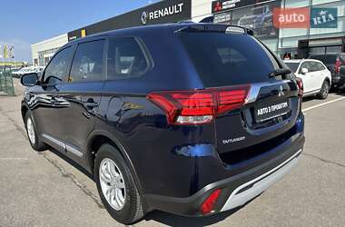 Внедорожник / Кроссовер Mitsubishi Outlander 2021 в 