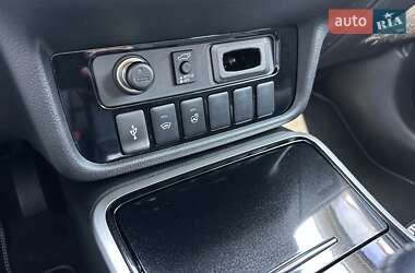 Внедорожник / Кроссовер Mitsubishi Outlander 2021 в 