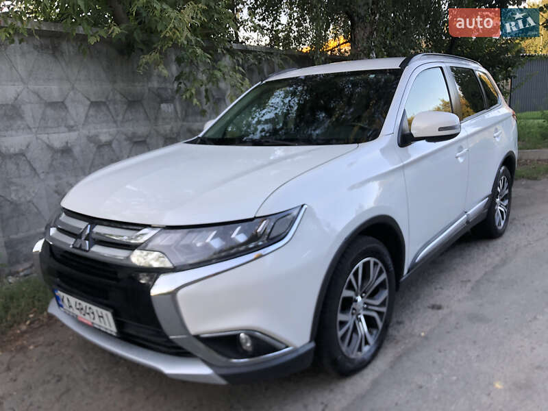 Mitsubishi Outlander 2016